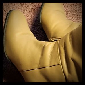 Boots women's